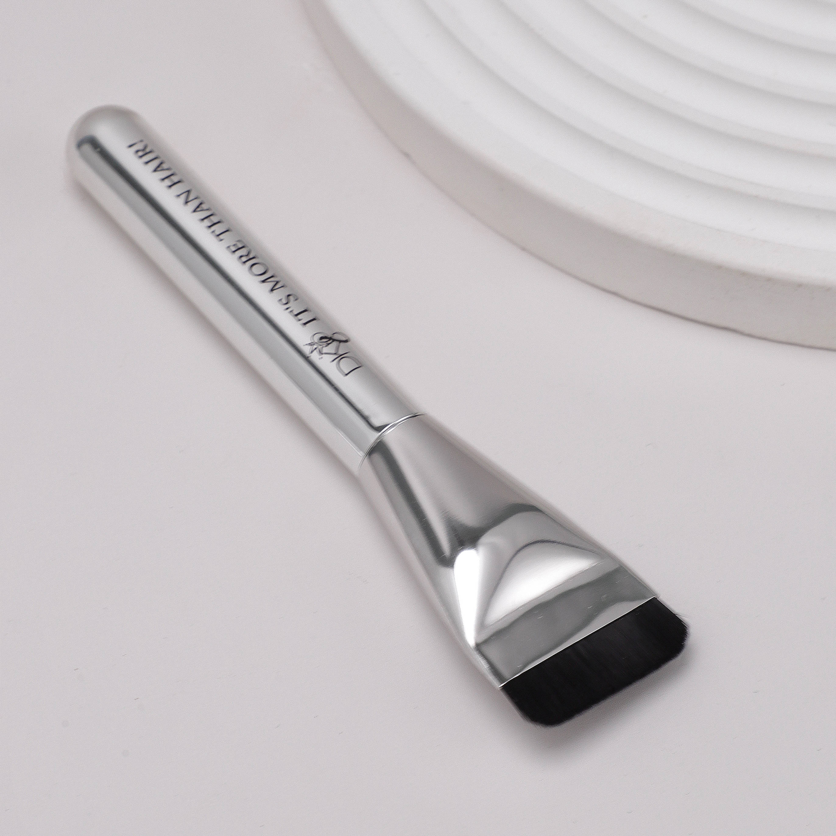 DKEIGHT™ ULTRA THIN WIDE AREA BRUSH APPLICATOR